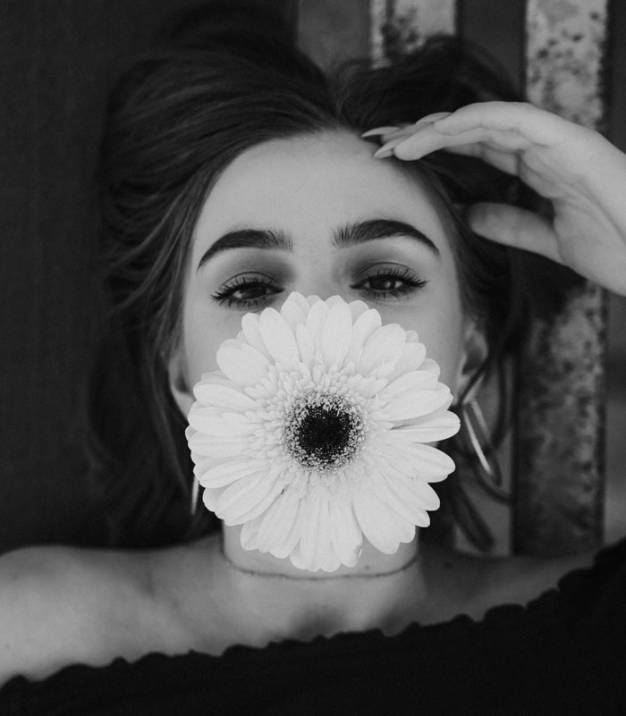 Inicio 4 black and white portrait UJUA8FN